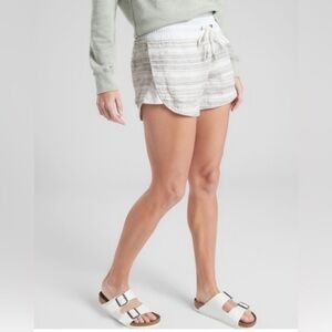 Athleta Beachside Bali 100% Linen Shorts